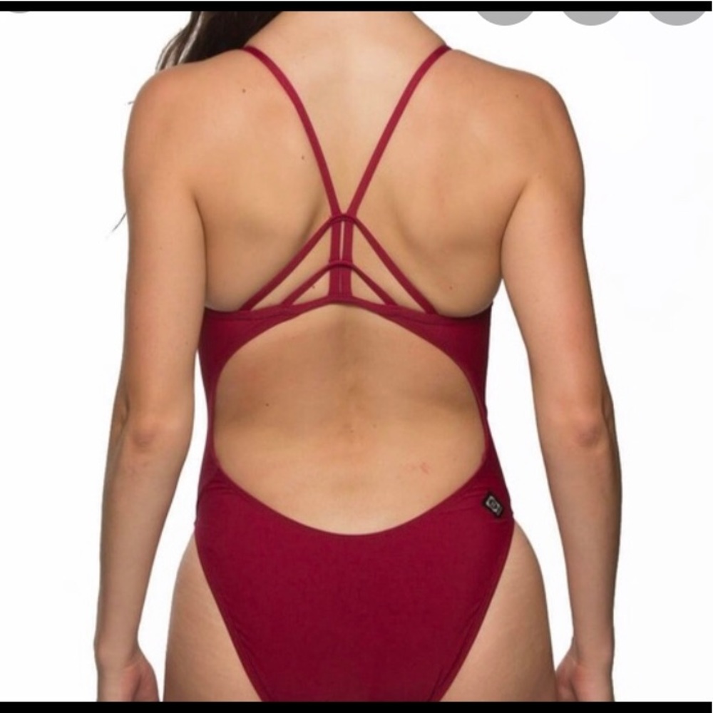 HELD DO NOT BUY: Jolyn nils wine red size 28 suit